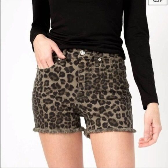 GOOD AMERICAN Olive Leopard Cut Off Short Size 2/26 - Picture 2 of 10